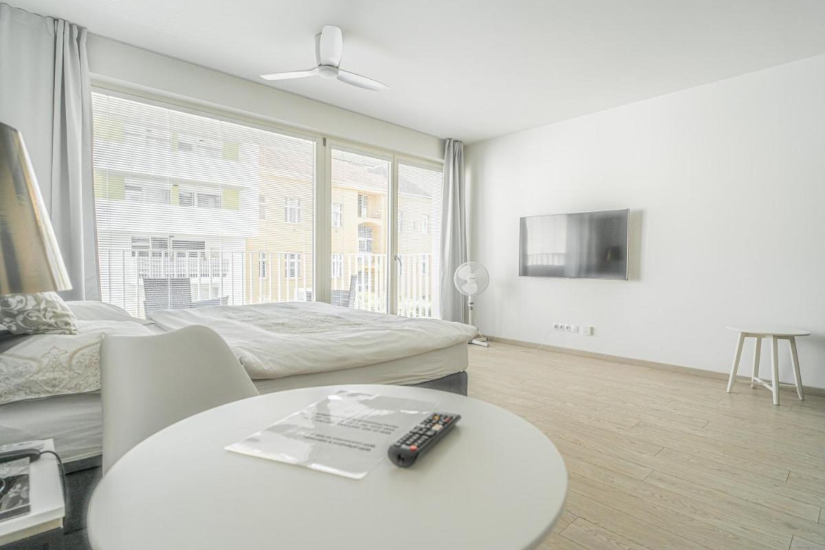 Apartment Karel With Garage Parking Praha Eksteriør bilde